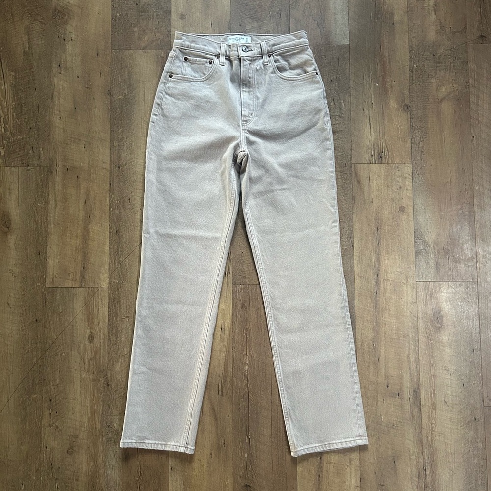 Abercrombie 90s Straight Ultra High Rise Jeans Size 27/4 Oat Beige Neutral NWOT